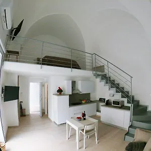 https://dimora-cappellini.lecce-hotels.com