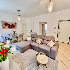 Appartamento Divina Luxury With Jacuzzi Near The, Côme